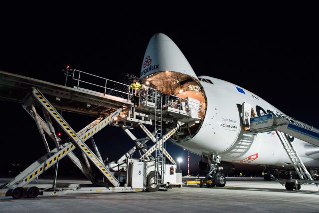 Megnyitott a BUD Cargo City, megérkezett az első óriásgép